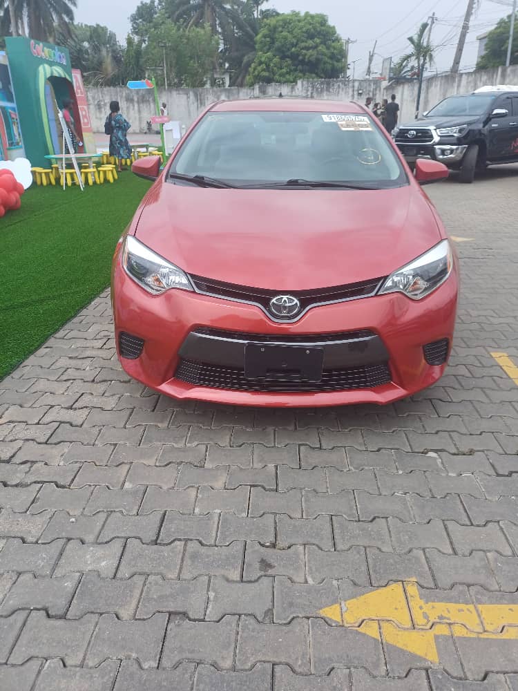 Buy This Clean 2015 Toyota Corolla in Ikeja - Call 08052152941