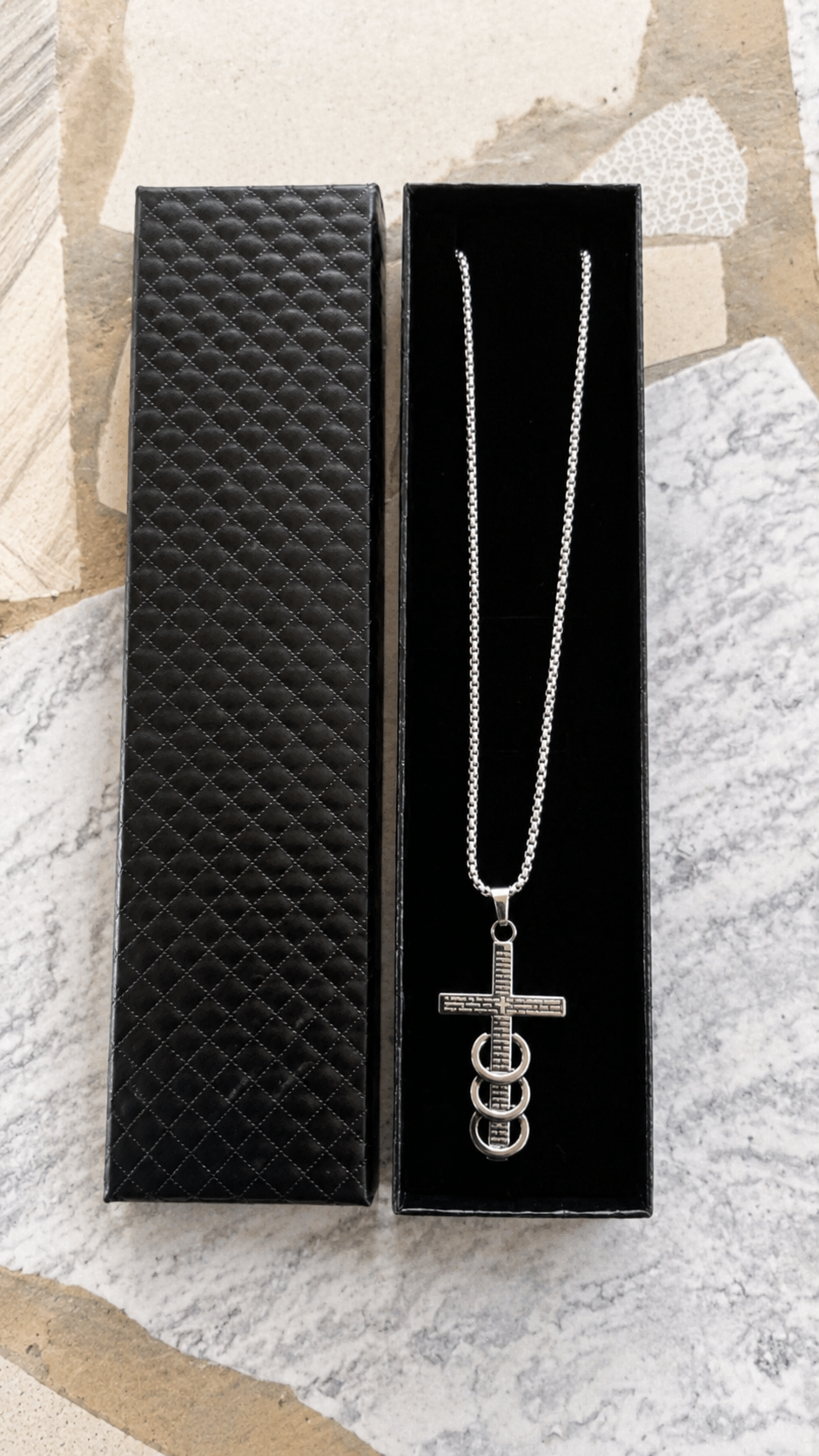 TITANIUM STEEL COLOR FREE MEN'S NECKLACE WITH CROSS PENDANT